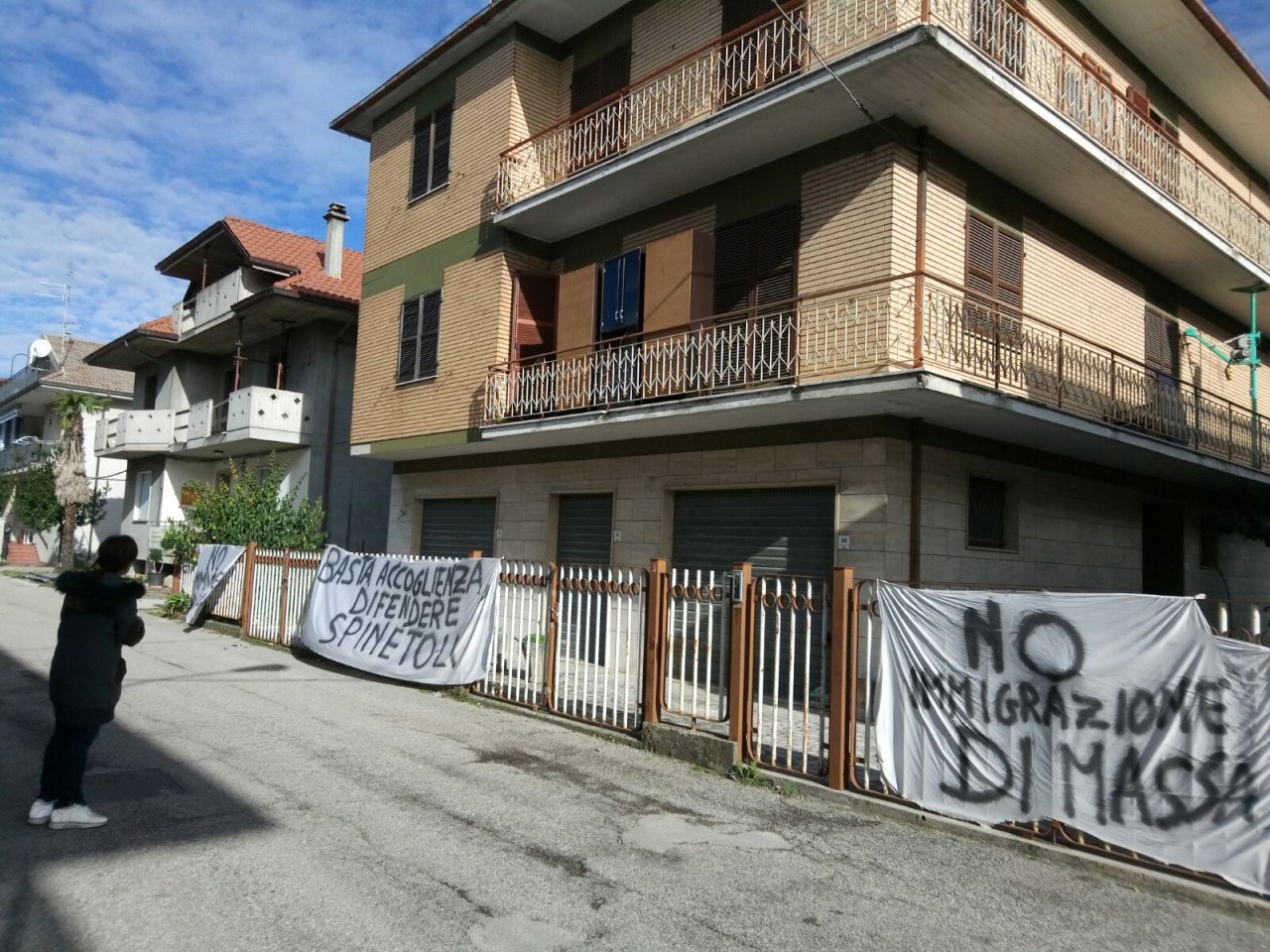 Rimossi gli striscioni anti migranti <br> Finalmente si abbassano i toni