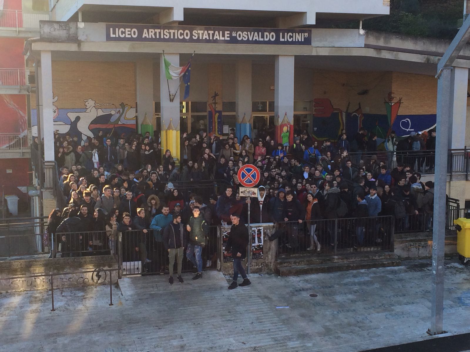 “Licini” con i termosifoni out, <br> gli studenti scioperano <br> <span> Foto e video </span>