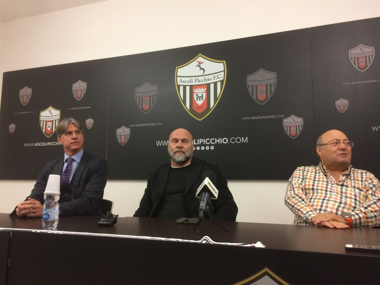 Cosmi trasmette fiducia: «Felice di essere qui, <br> ci sono possibilità per risalire» <br> <span> Video </span>
