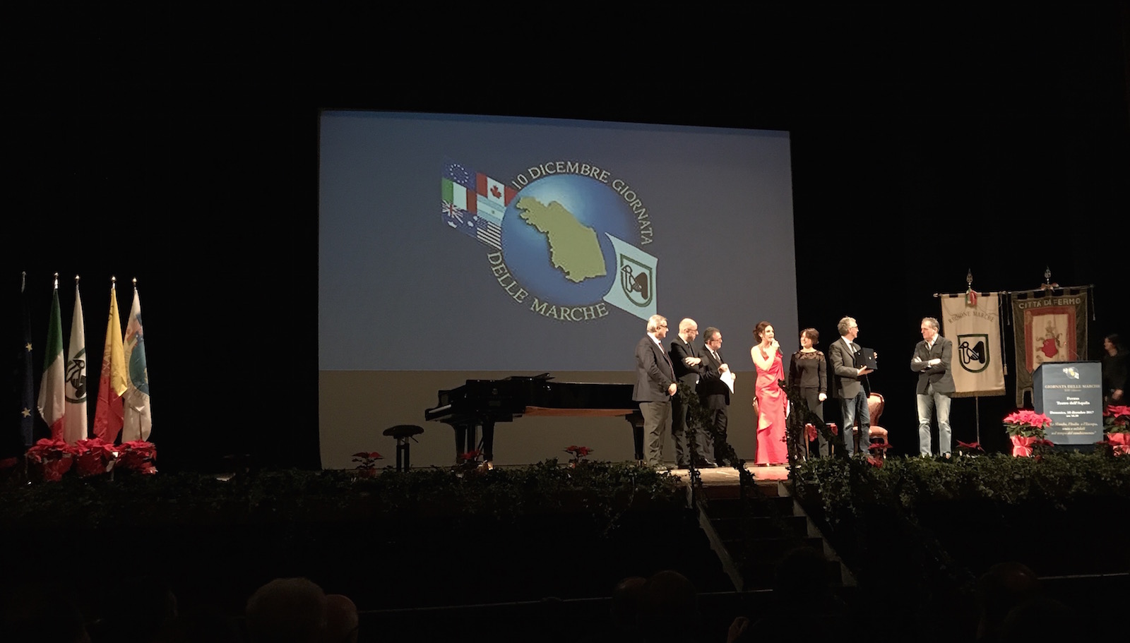 Dall’oceano il saluto di Neri Marcorè: <br> «Un premio per tutti i terremotati»