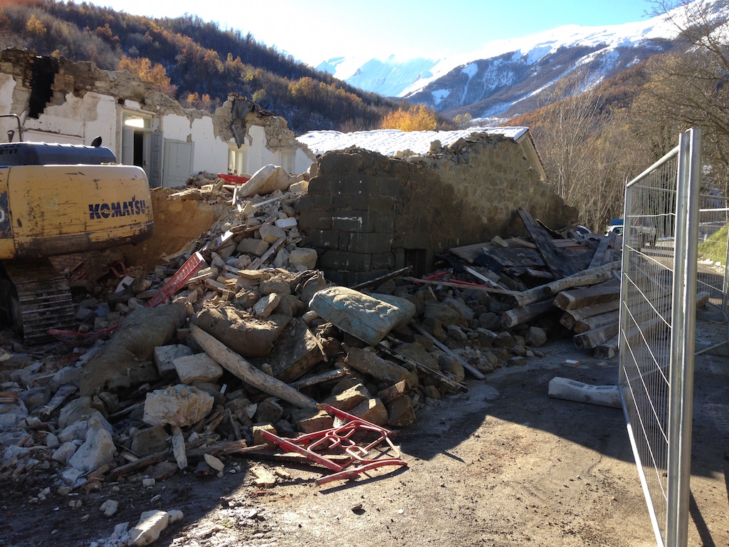 Sibilla, lago di Pilato e Gerosa <br> Montemonaco riparte così <span> (Foto) </span>