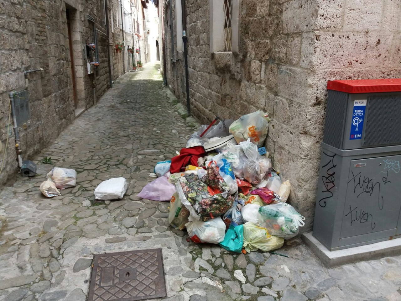 Rifiuti, ambulanti ed eventi <br> Confcommercio chiede risposte