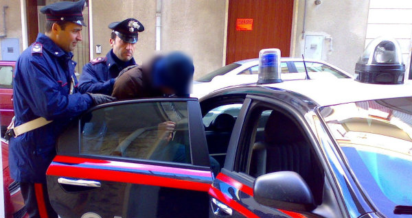 Cinquantenne rapina un bar <br> arrestato dai Carabinieri