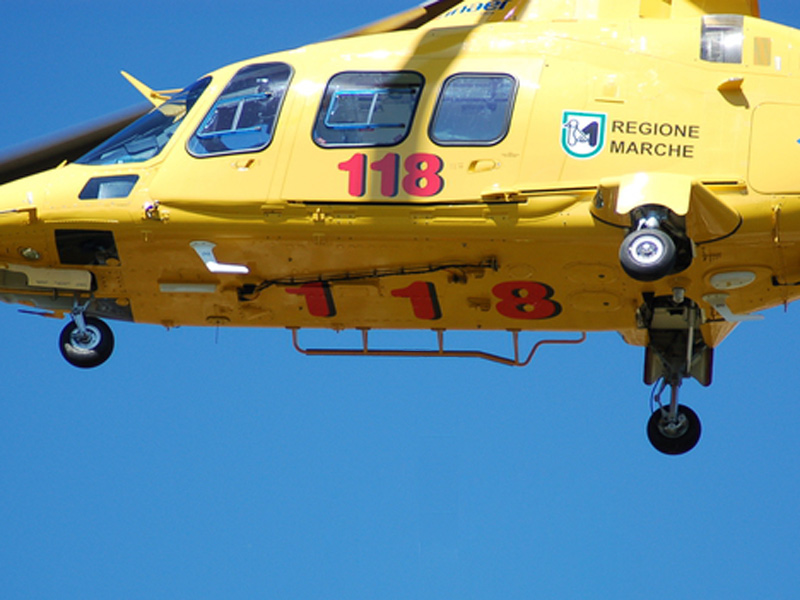Schiacciato contro il suo furgone, <br> grave un ambulante di 40 anni