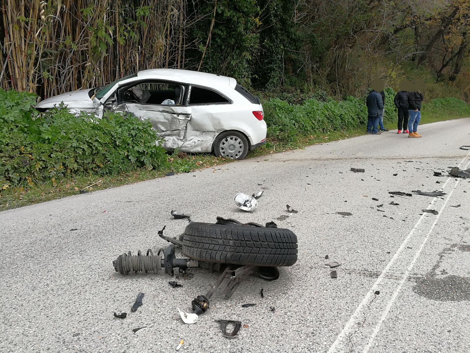Spaventoso schianto sulla Valdaso <br> Quattro feriti: <br> ragazza trasportata in eliambulanza