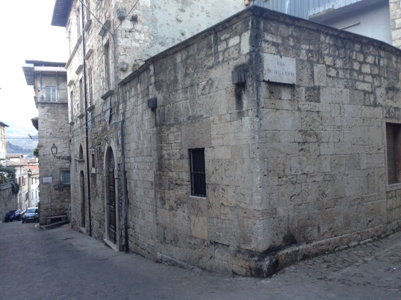 L’impalcatura è stata rimossa: <br> torna all’antico splendore <br> un suggestivo angolo della città