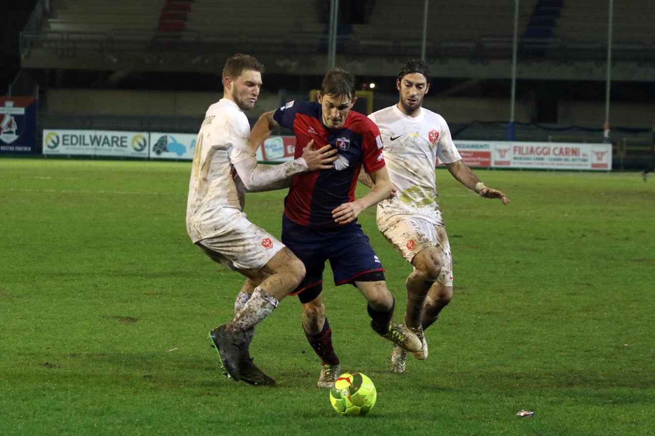 Samb, duro lavoro anche a Natale <br> in vista del derby con la Fermana <br> Mercato: per l’attacco spunta Comi