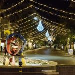 La Riviera guarda già al Natale: pronto il piano-luminarie da 200mila euro tra video mapping, sponsor e piazze scintillanti
