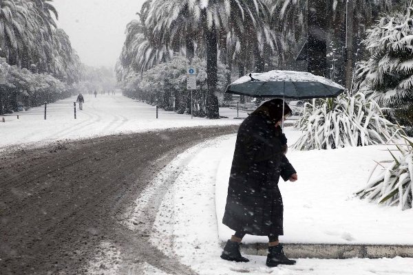 Neve in arrivo, anche in pianura: <br> crollo delle temperature da lunedì