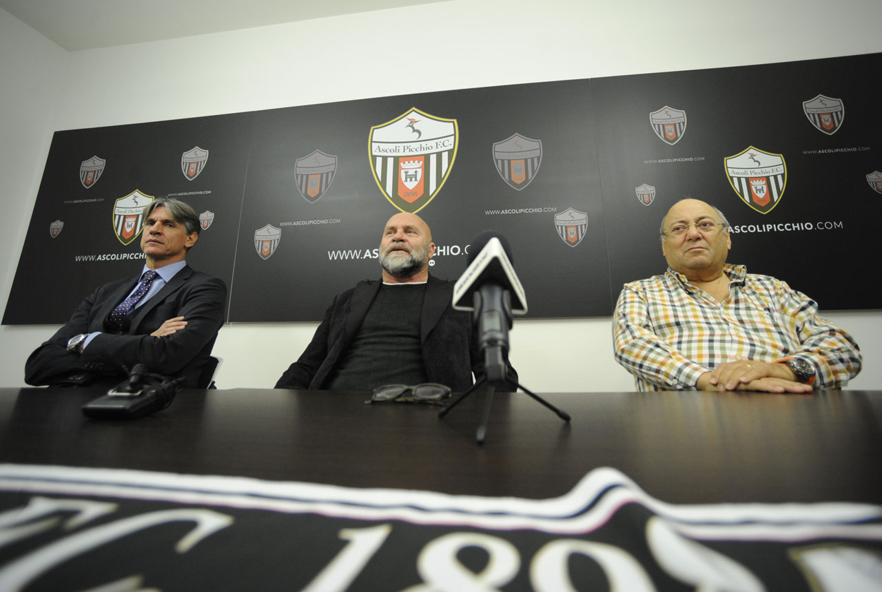 Ascoli, Giaretta non ha sfoltito <br> la “rosa” e per Cosmi non sarà <br> semplice gestire 30 calciatori
