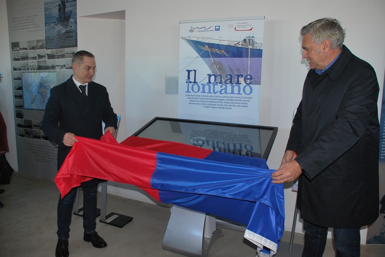 San Benedetto, ricordati i caduti del mare <br> Pesca oceanica, nuovo totem al porto
