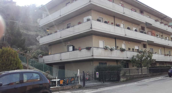 Ci risiamo: ladri acrobati in via Mameli <br> E la cassaforte smurata <br> viene ritrovata a Mozzano