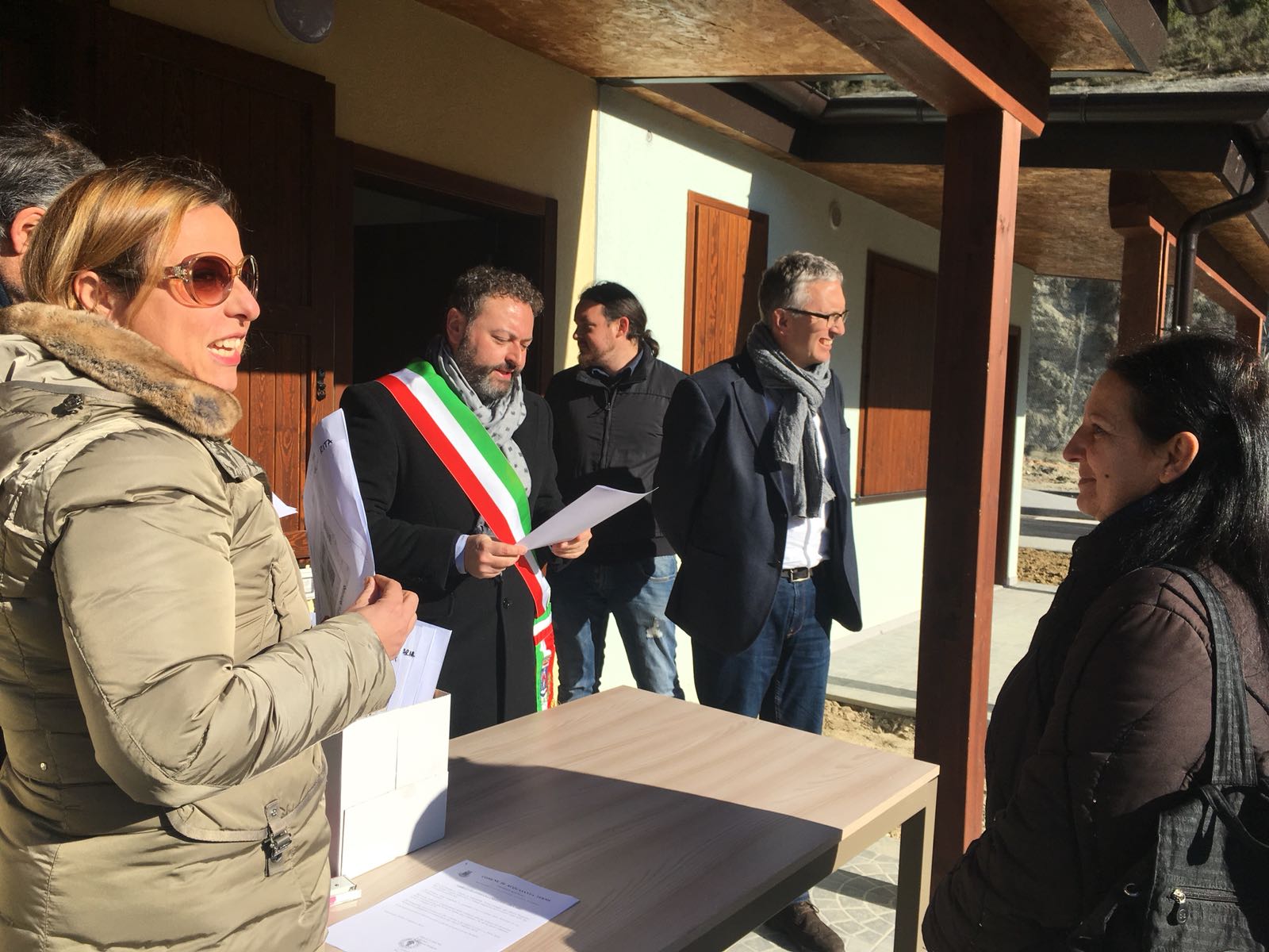 Consegnate le casette ad Arli <br> Il sindaco: «Ora la ricostruzione»