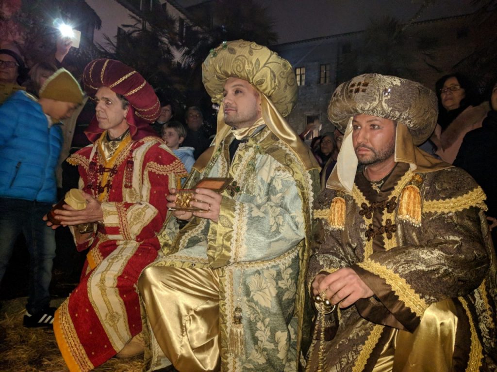 Epifania e presepe, il centro spopola <br> E Castelli diventa “Re Magio” <br> <span> Foto e video </span>