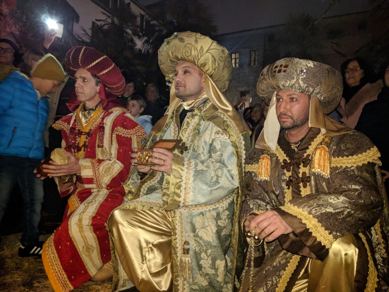 Epifania e presepe, il centro spopola <br> E Castelli diventa “Re Magio” <br> <span> Foto e video </span>