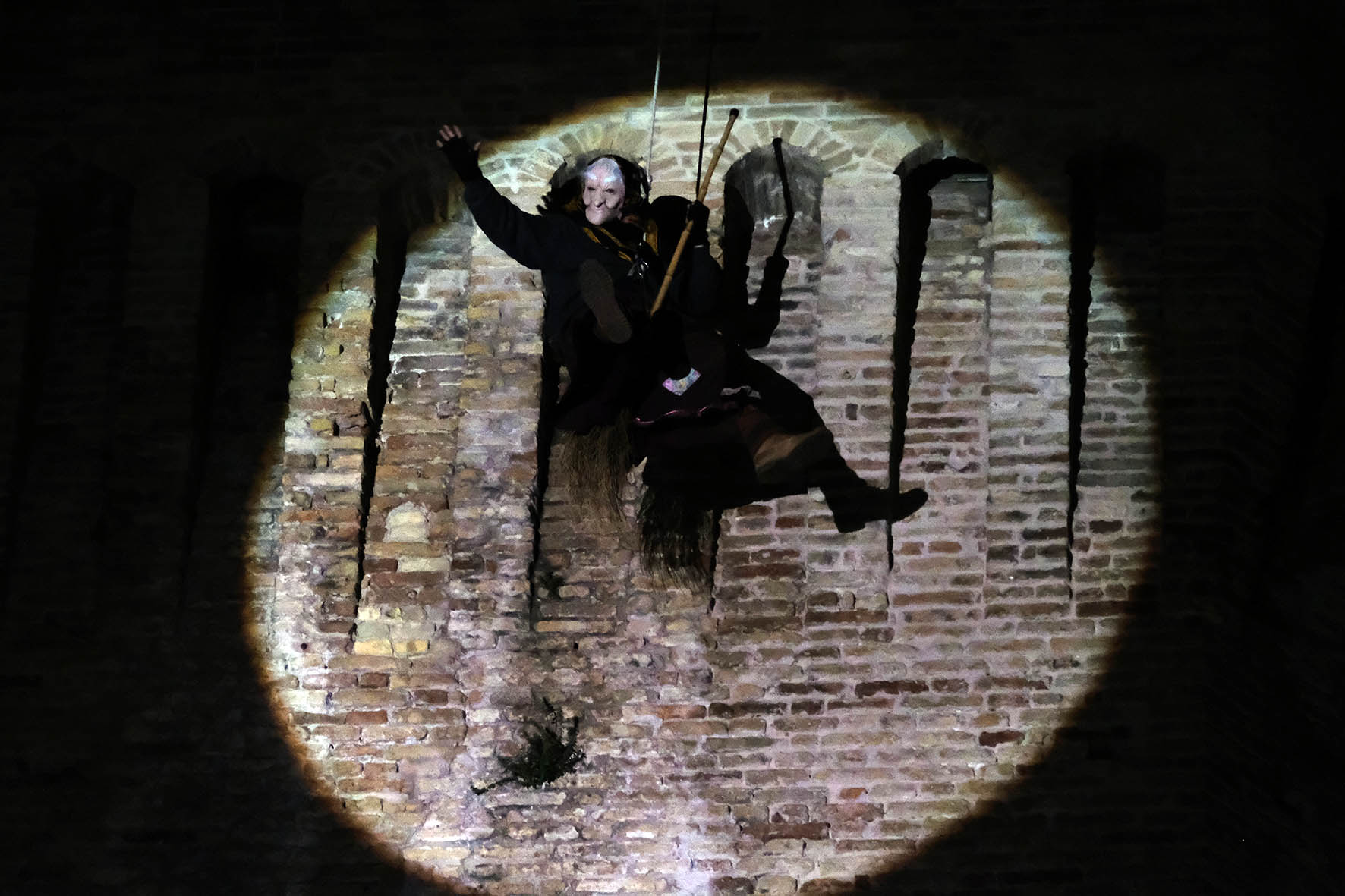 “Arecala la Befana” <br> Spettacolo dalla torre <br> <span> Foto </span>