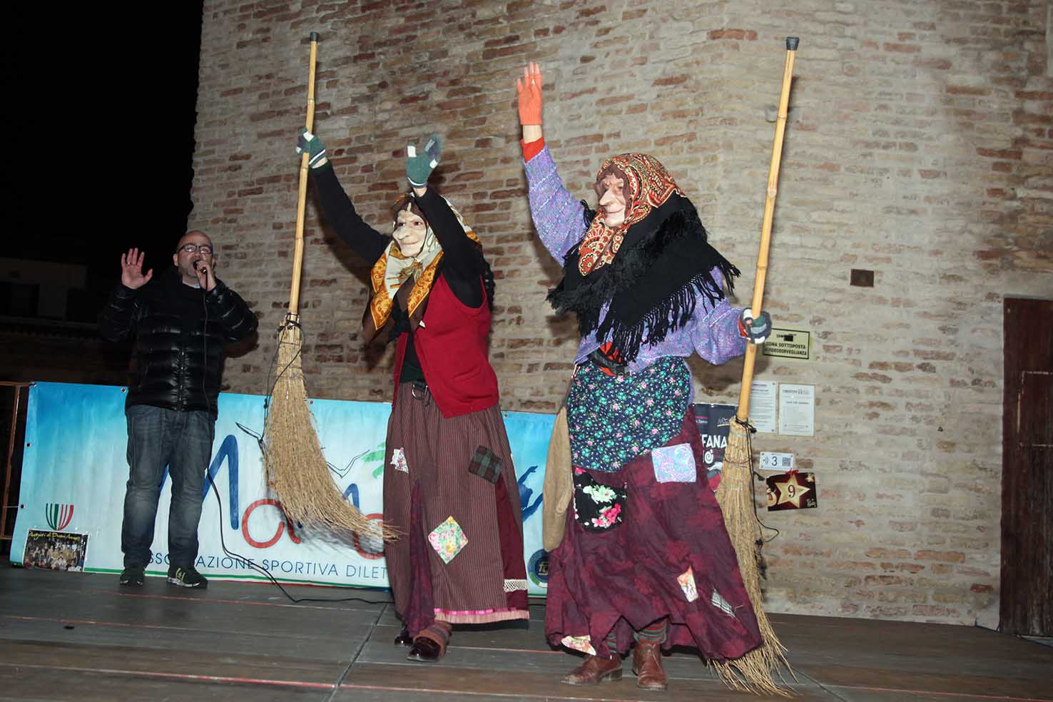 <span> La Befana scalda i motori </span> <br> Doni per i bambini terremotati
