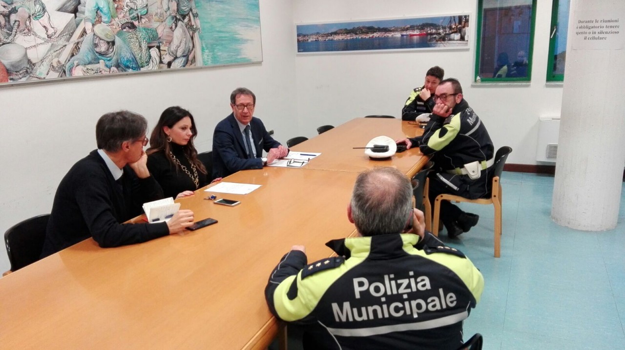 Sede ed organico, <br> Piunti incontra la municipale