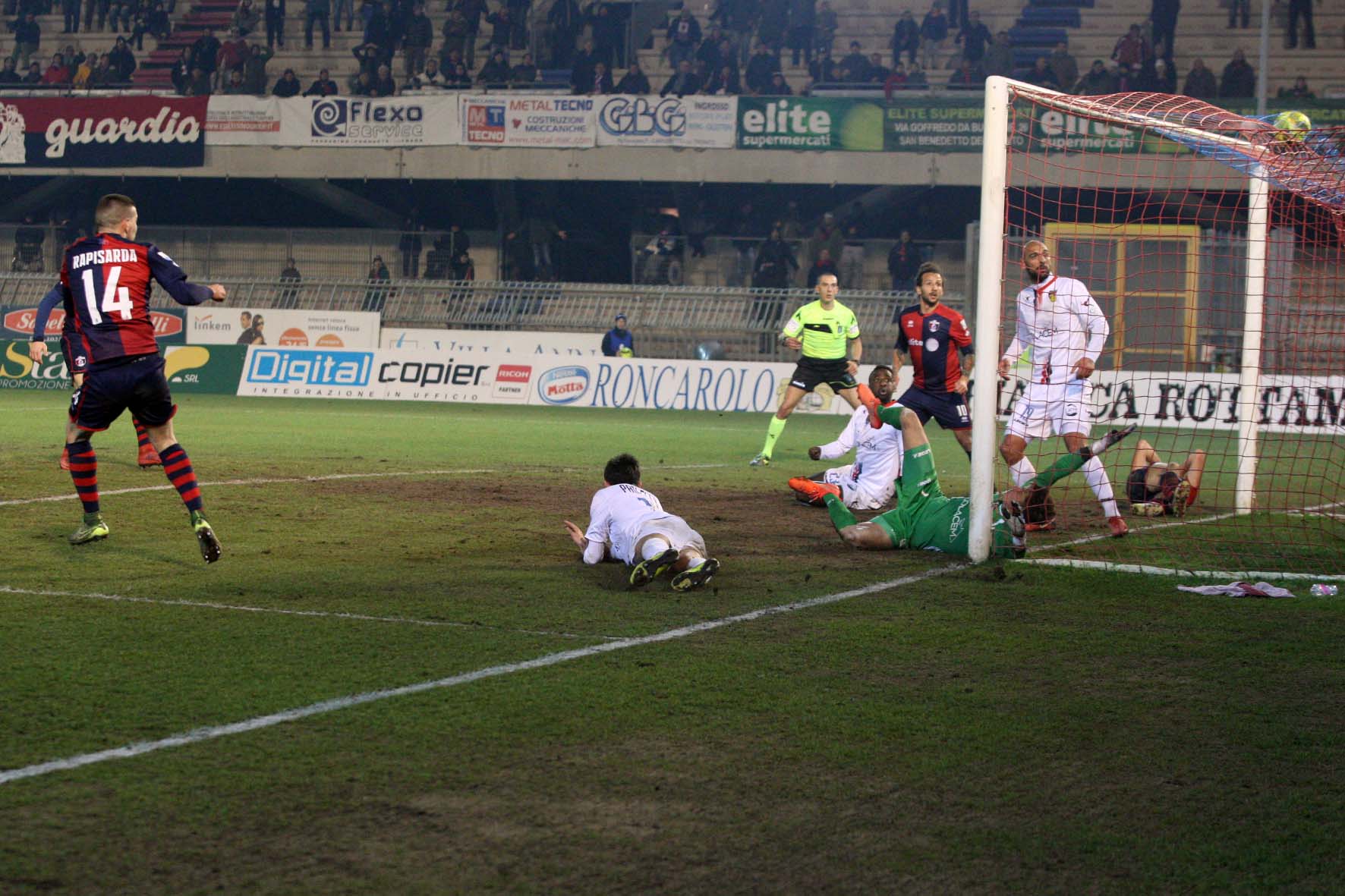 Samb-Gubbio: 1-1 con rammarico <br> Rapisarda rimedia a un eurogol <br> (Fotogallery)