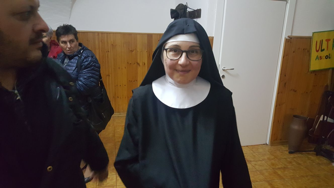 Suor Margherita imita i Magi  <br> e si fa monaca di clausura <span> (Foto e Video) </span>