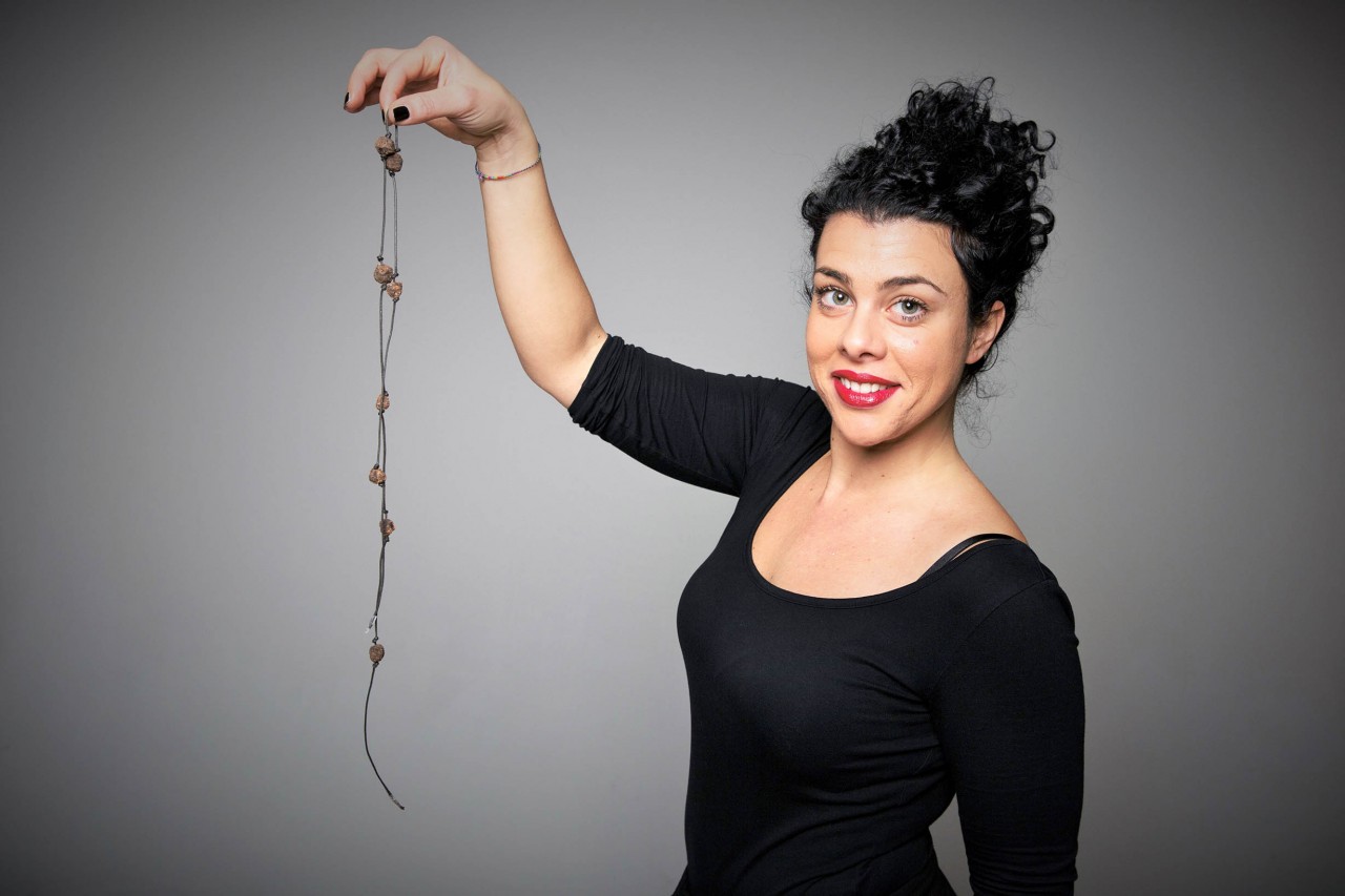 Braccialetti e anelli profumati <br> come realizzarli <br> con le bucce di banana