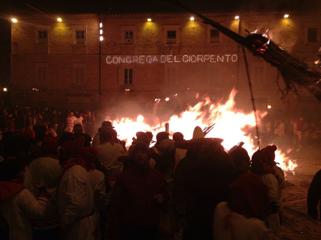 Musica e tradizione, “VLurd” sold out <br> Offida chiude il Carnevale in bellezza <br> <span> Foto e video </span>