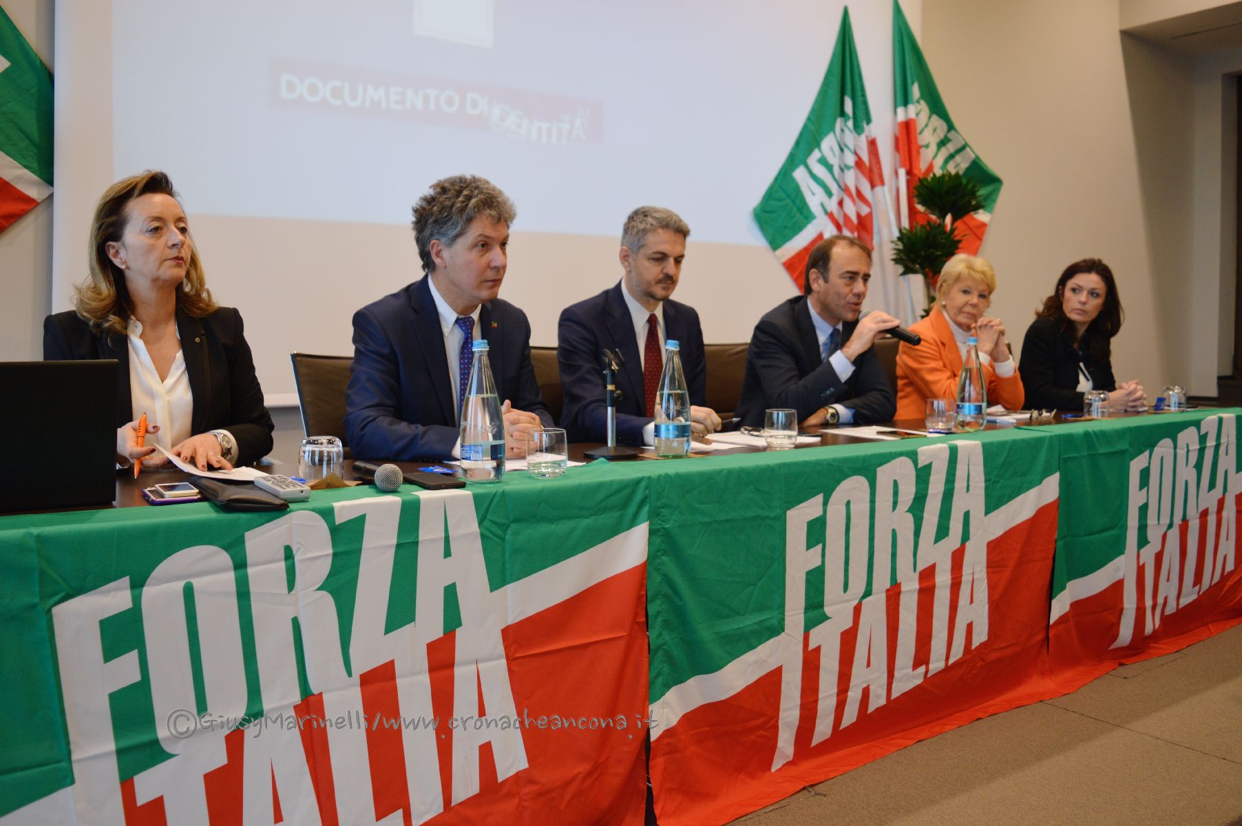Tasse, imprese e sicurezza: <br> Forza Italia schiera i candidati <br> «Siamo la rivoluzione gentile»