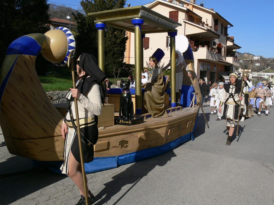 Carri e gruppi mascherati, <br> si scaldano i motori <br> del Carnevale di Comunanza