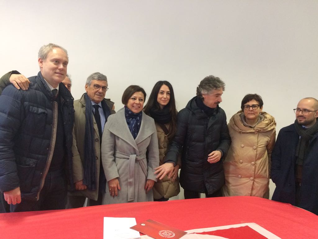 Blitz della De Micheli a Comunanza <br> «Per l’allargamento della Valdaso <br> pronti 5 milioni degli sms solidali»