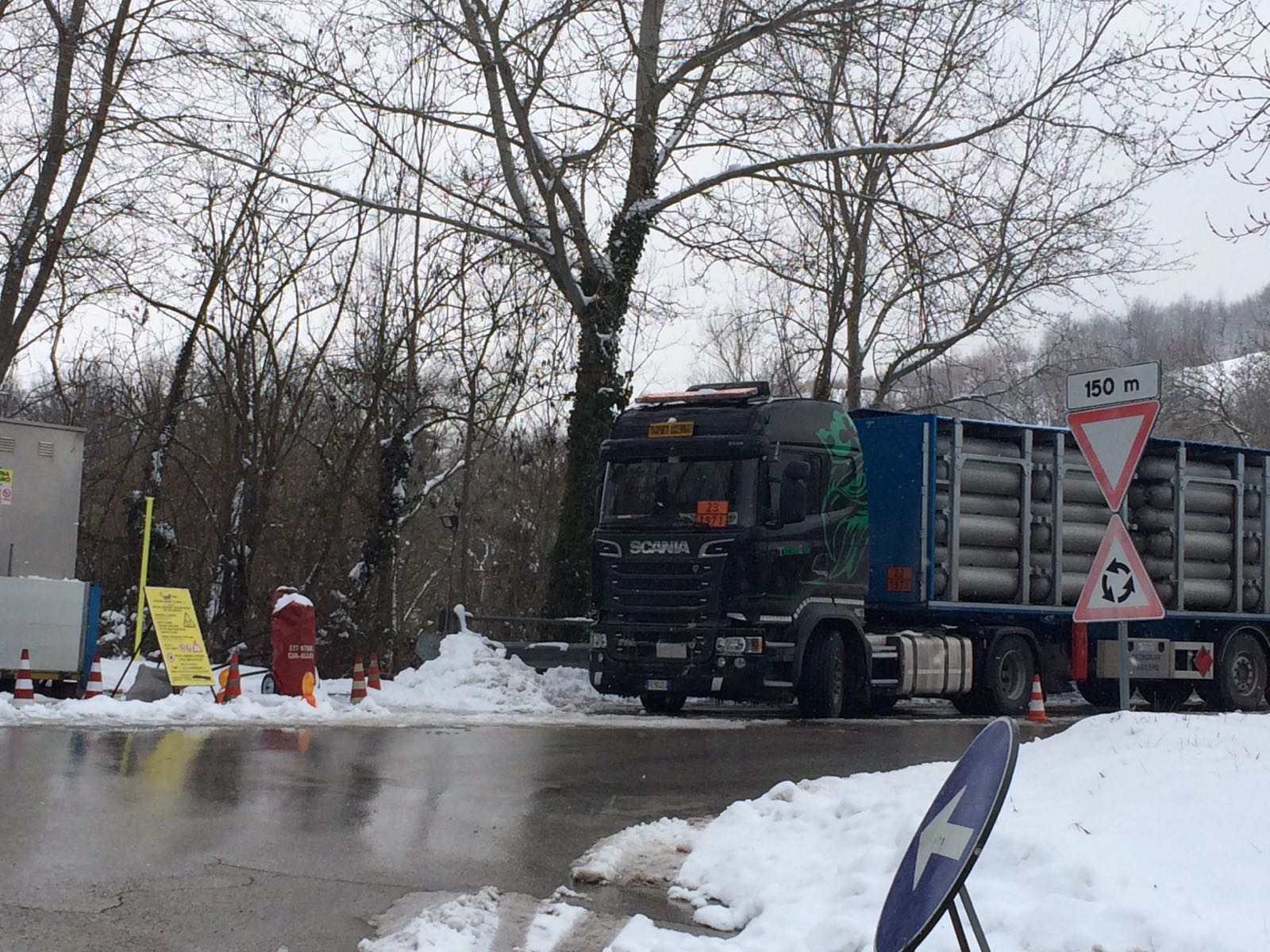 Comunanza, finita l’emergenza gas <br> Arrivati dieci carri bombolai <br> <span> (Le foto) </span>