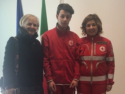 All’alfiere della Repubblica <br> Lorenzo Ripani (Croce Rossa) <br> anche i complimenti del prefetto