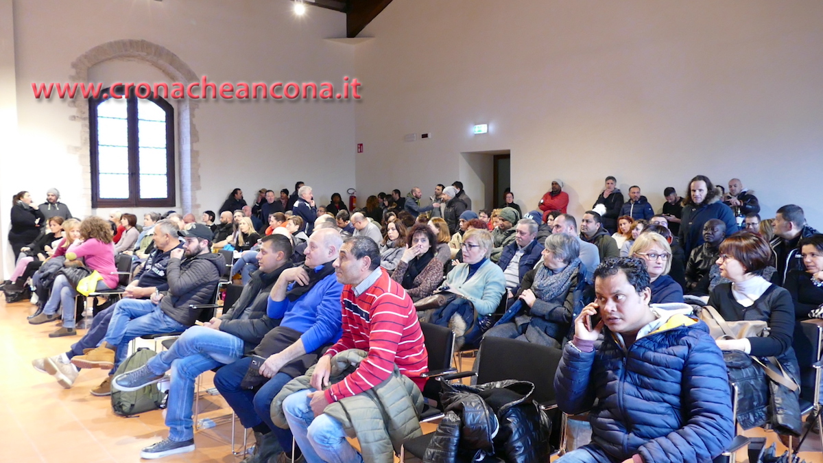 Tecnowind, la rabbia dei lavoratori <br> irrompe a Palazzo del Podestà