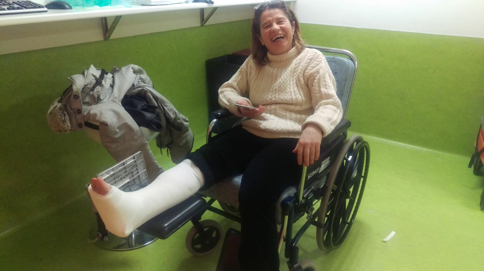 Prima vittima del ghiaccio <br> Una 50enne scivola davanti casa <br> e si frattura la caviglia