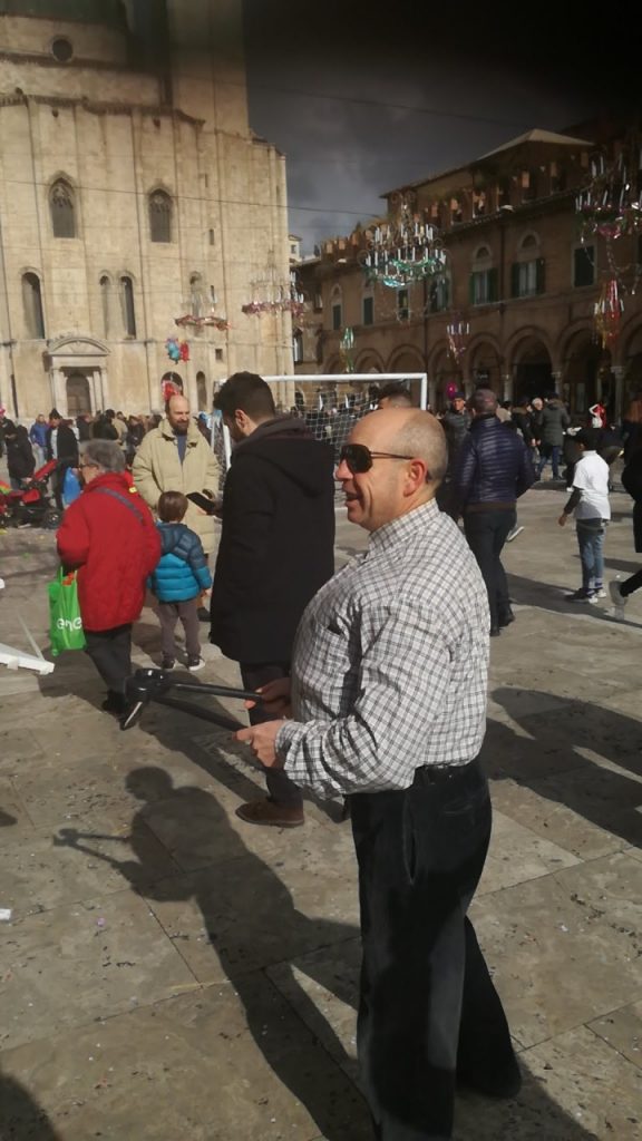 Prime gag in piazza: <br> stadio, Bellini e piscina <br> <span> (Foto-Video) </span> Prime gag in piazza: <br> stadio, Bellini e piscina <br> <span> (Foto-Video) </span>