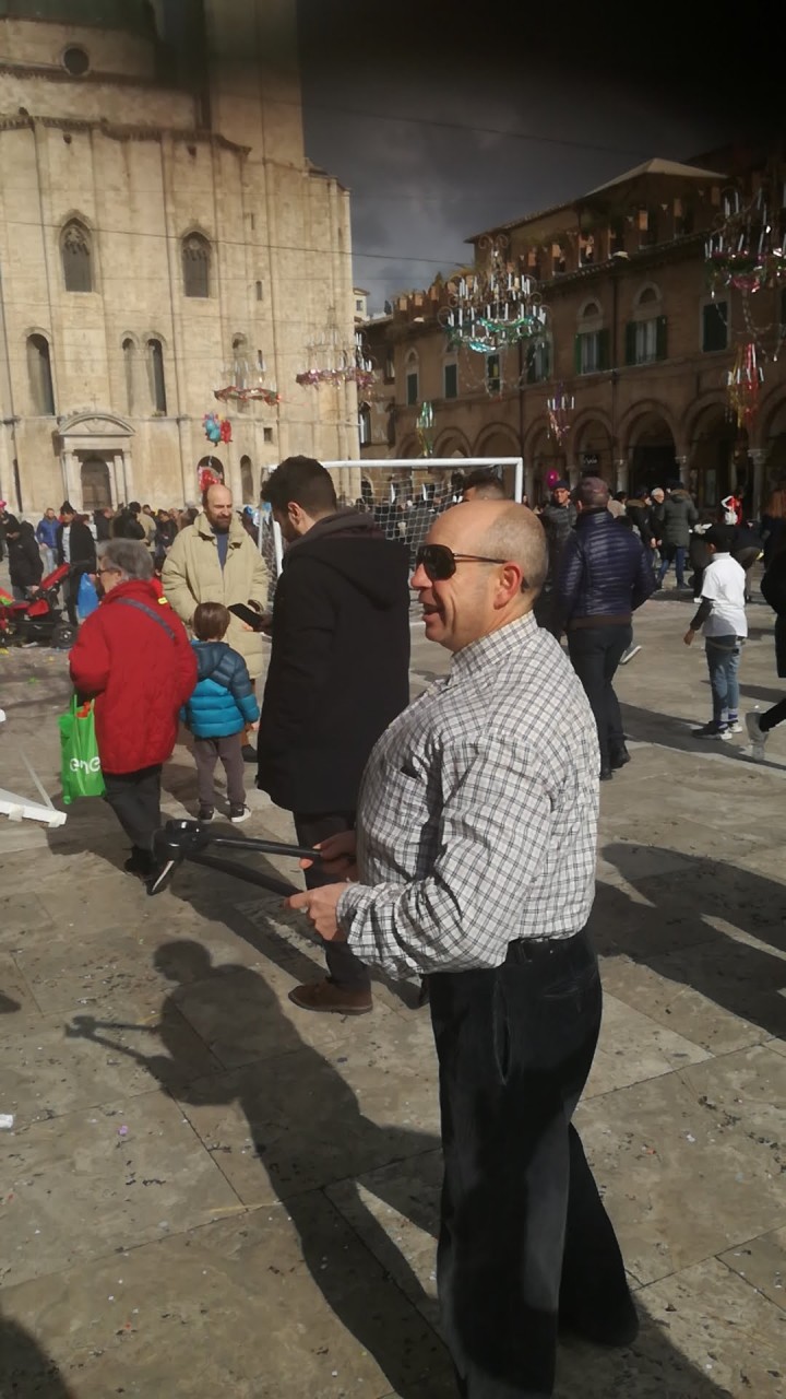Prime gag in piazza: <br> stadio, Bellini e piscina <br> <span> (Foto-Video) </span>