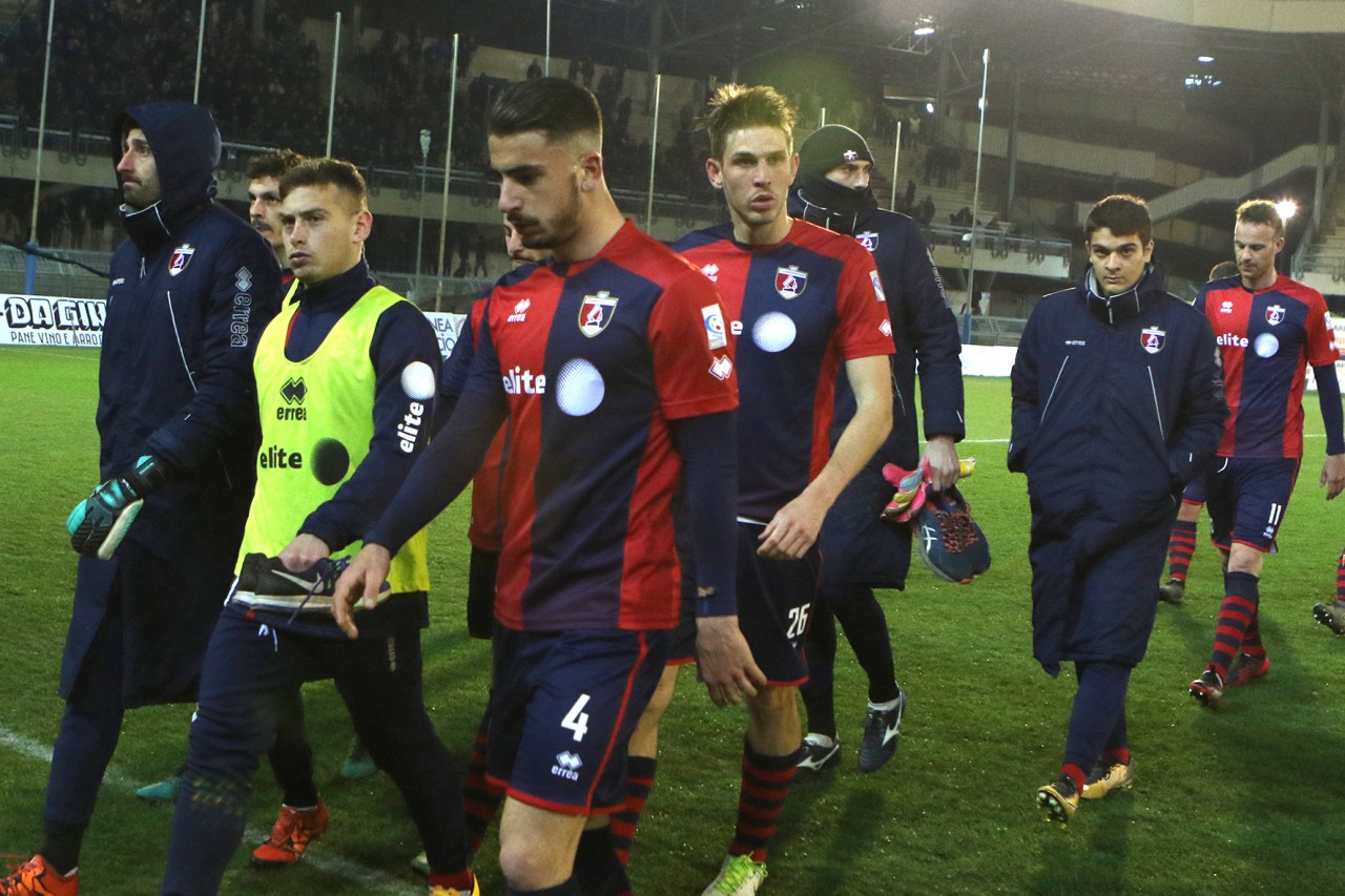 Crisi Samb: squadra ammutolita <br> e in ritiro punitivo a Cascia <br> Che ruzzolone dal 2° al 5° posto