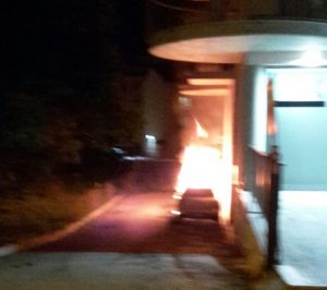 Bruciata l’auto di un vigile urbano <br> Solo coincidenza o avvertimento? <br> <span> Video </span> Bruciata l’auto di un vigile urbano <br> Solo coincidenza o avvertimento? <br> <span> Video </span>