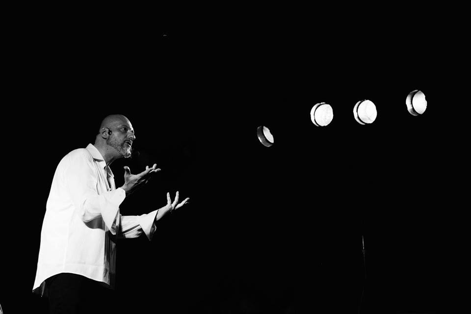 Tra penna e palco <br> Eleuteri torna col suo “Alcool”