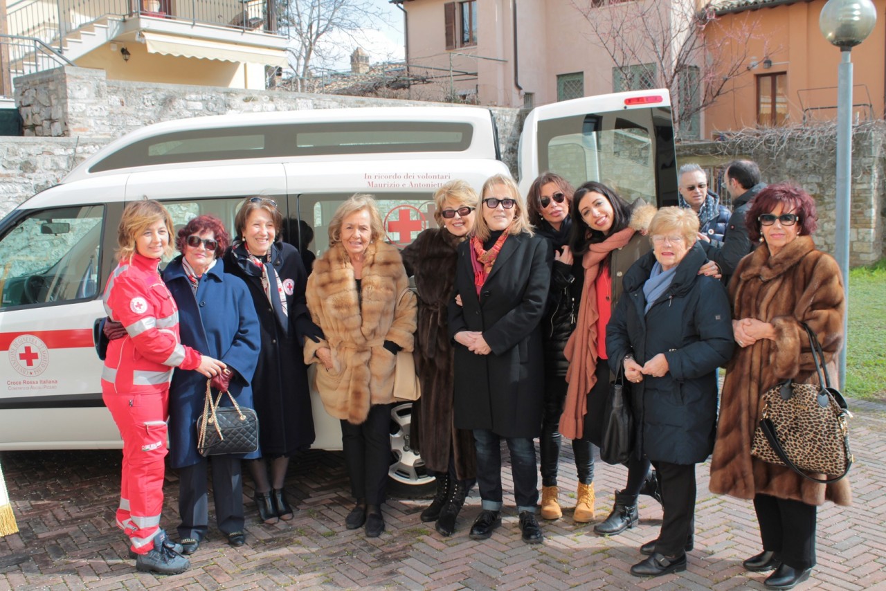 Croce Rossa, nuovo automezzo <br> in memoria di Antonietta e Maurizio