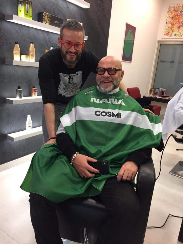 Picchio, nella storica barberia <br> “Studio Moda Nanà” <br> teli personalizzati per i bianconeri