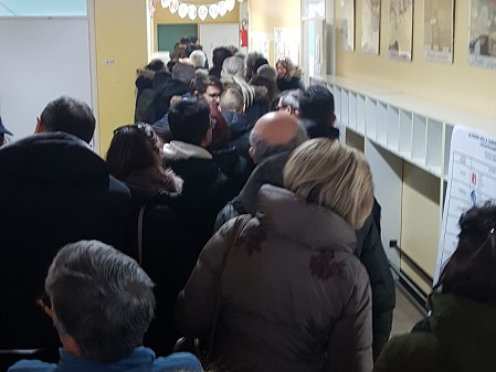 Elezioni, l’affluenza alle 12: <br> in provincia al 18,36% <br> <span> Dalle 23 risultati in diretta live </span>