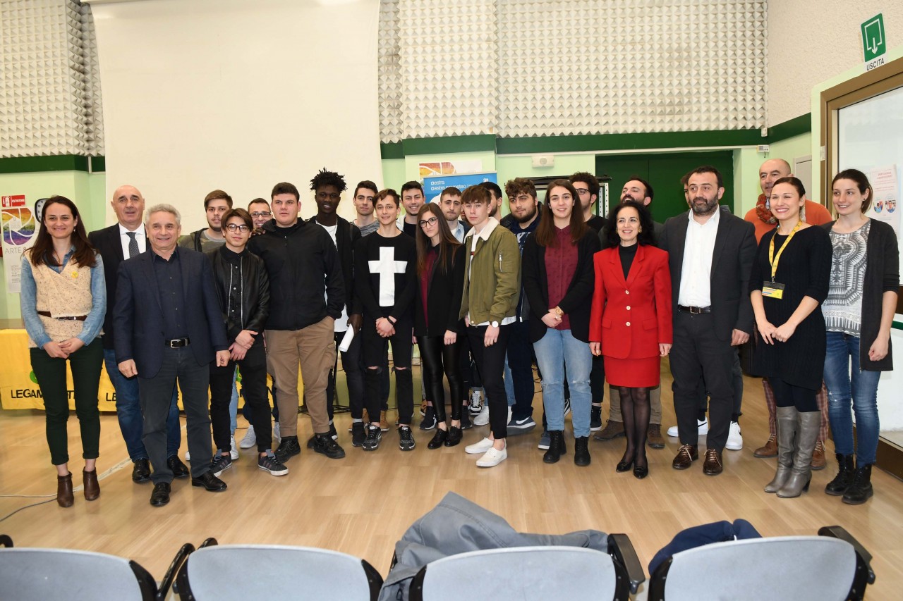 Gli studenti a scuola <br> di risparmio energetico <br> grazie ad Estra e Legambiente