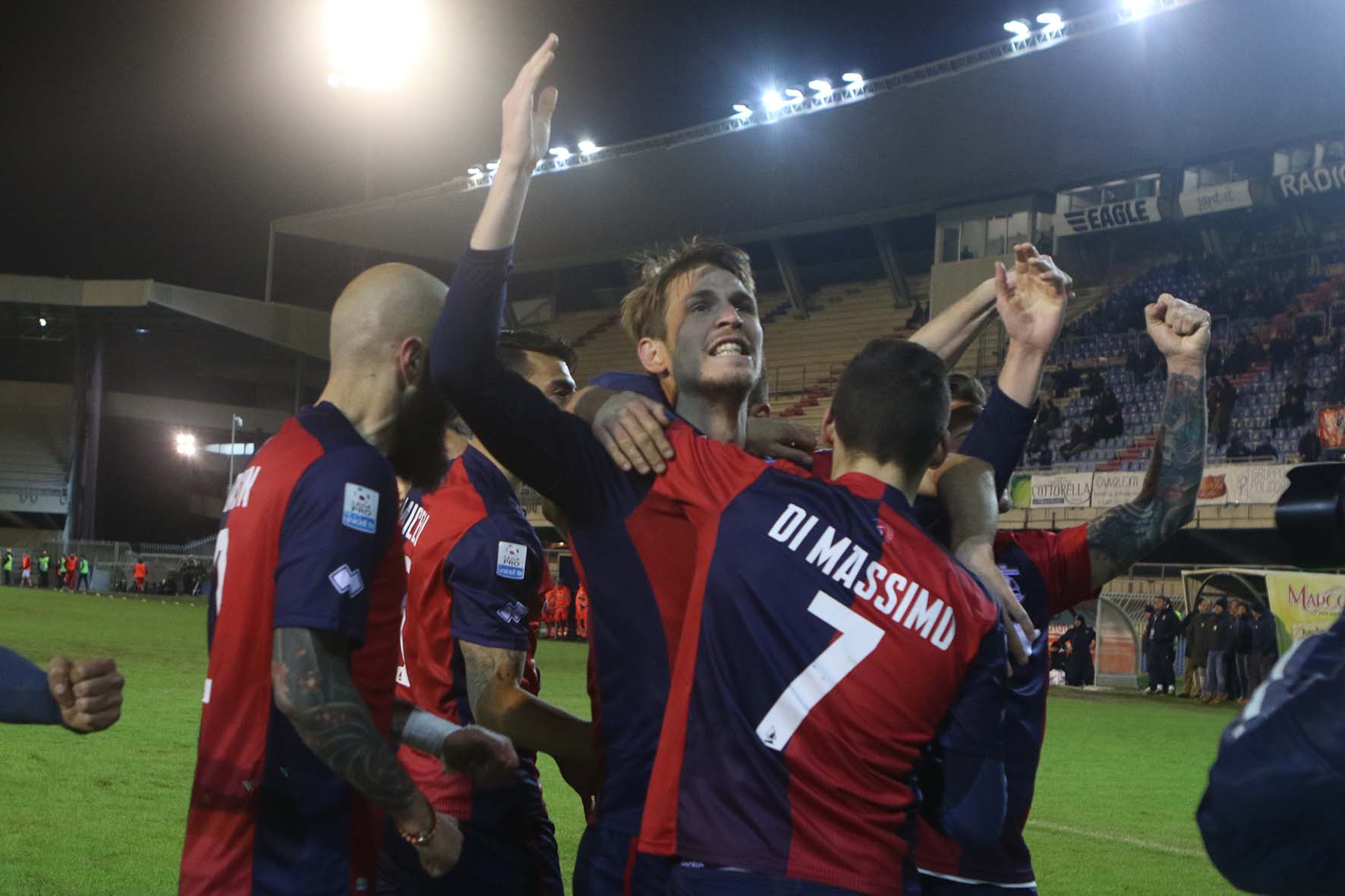 La Samb supera il Vicenza <br> Il 2-1 matura nella ripresa <br> grazie ai gol di Miracoli e Di Massimo <span> Foto </span>