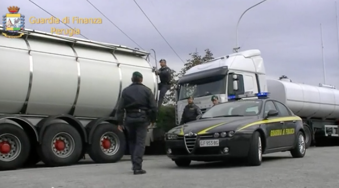 Maxi evasione fiscale sui carburanti, <br> arrestati due sambenedettesi <span> (Video) </span>