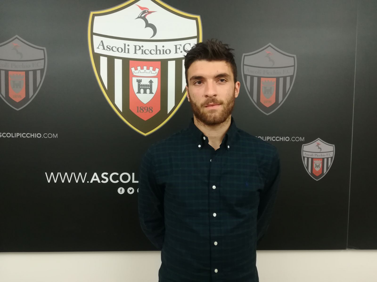 Ascoli, Monachello: «Giocando <br> così a La Spezia possiamo vincere <br> Tutti noi crediamo nella salvezza»