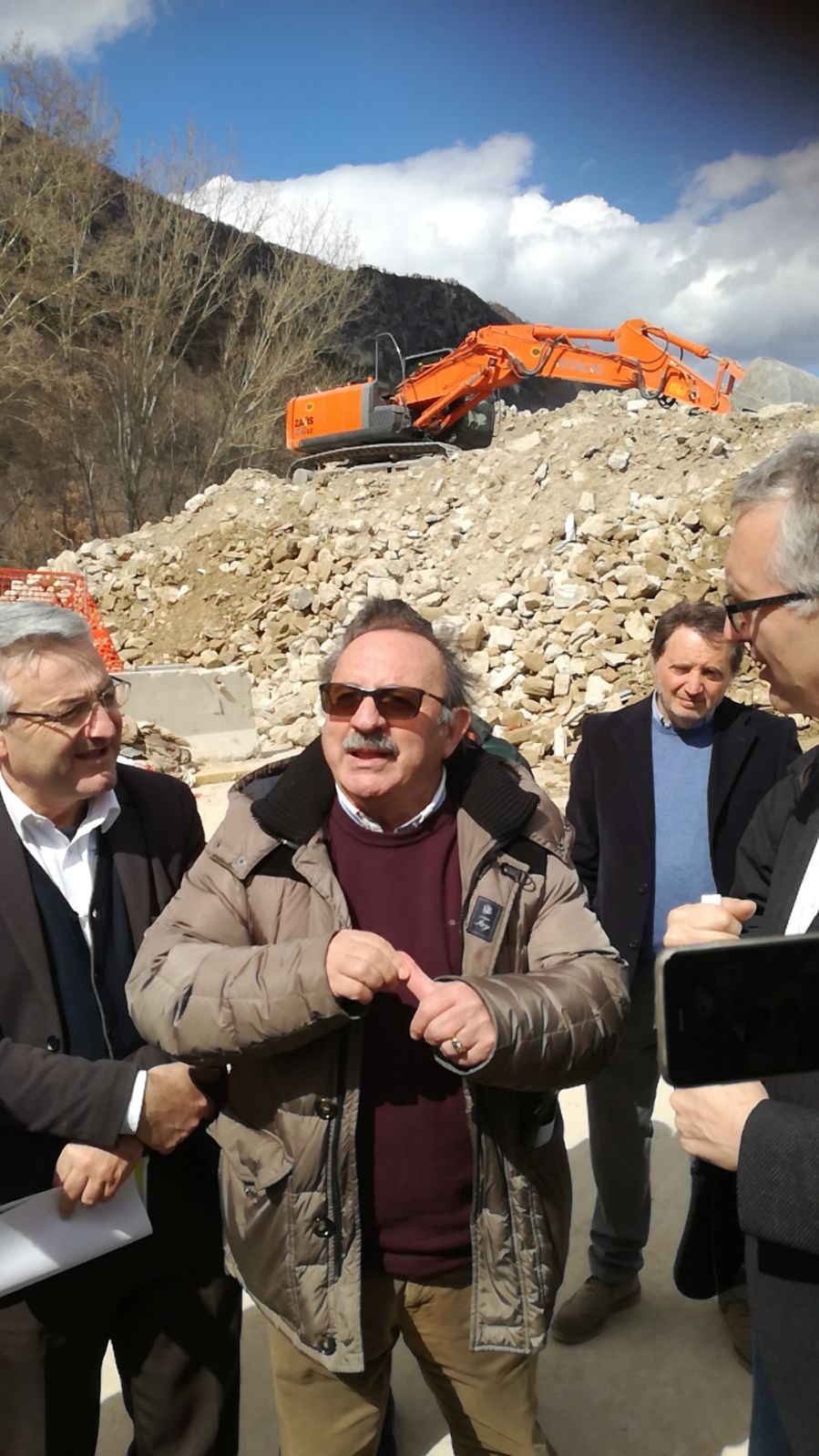 Arquata, scoppia il caso donazioni <br> Petrucci accusa: «Il Comune non sa <br> a chi vanno i fondi delle onlus» <span> (Video)