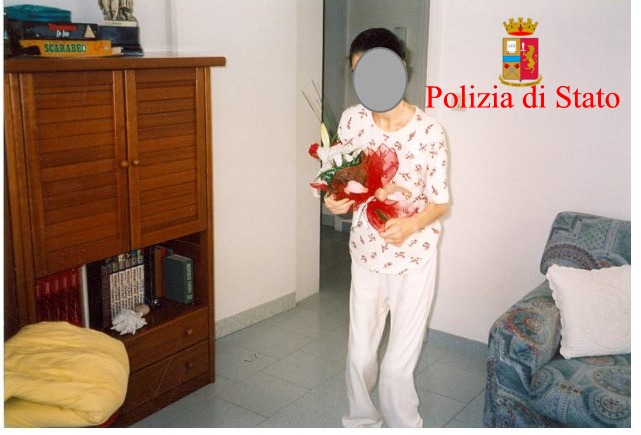 Denutriti e costretti a vendersi casa, <br> i casi choc delle vittime della setta