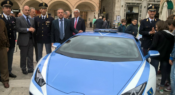 La Polizia Stradale di Amandola <br> festeggia il Sessantesimo