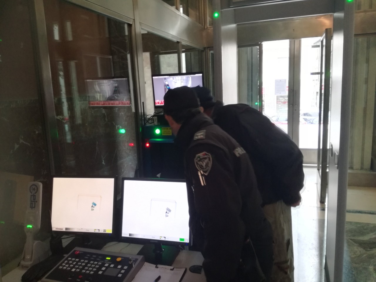 Tribunale blindato come un aeroporto: <br> persone, borse e oggetti ai raggi X