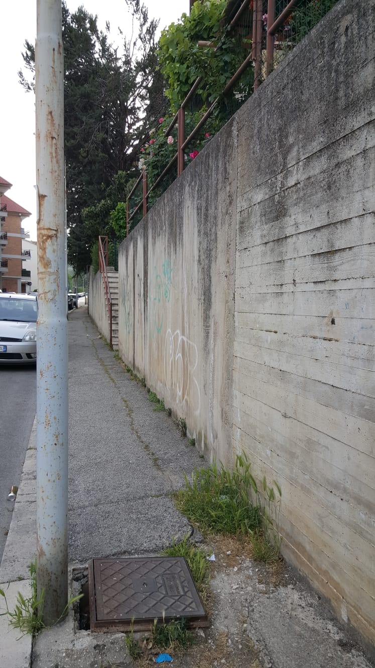 Chiusino scoperto: <br> pericolo per i pedoni <br> a Porta Cappuccina